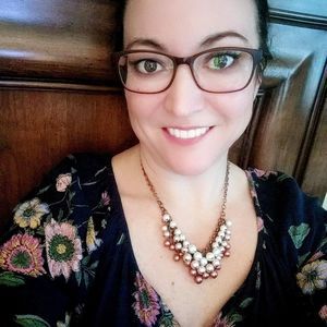 Meet your Posher, Debbie